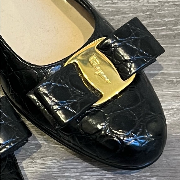 Salvatore Ferragamo Vera Pumps Size 5 AA - Picture 2 of 12